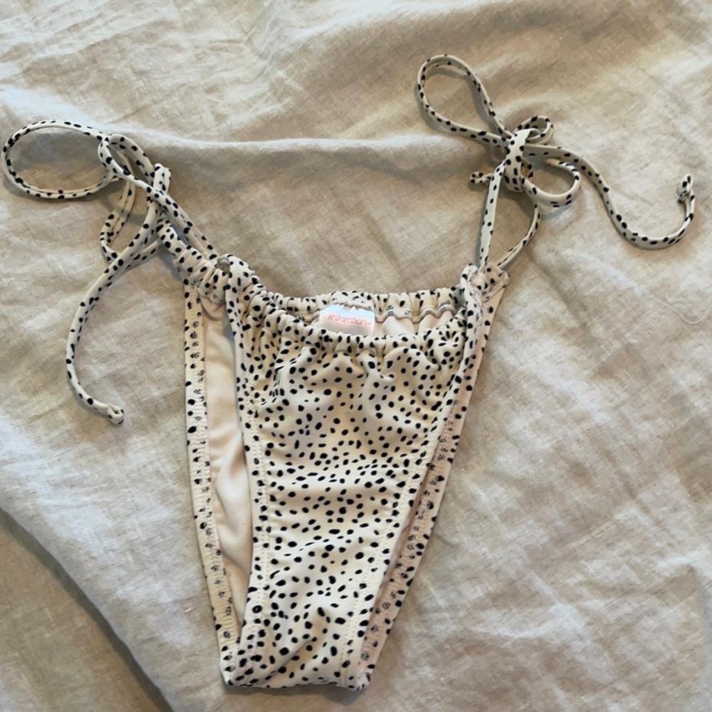 bikini bottom